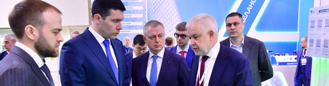 Антон Алиханов посетил выставку «Металлообработка-2024»